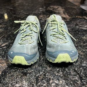 On Running Cloudventure Moss Olive green trail running shoes gently used size 5
